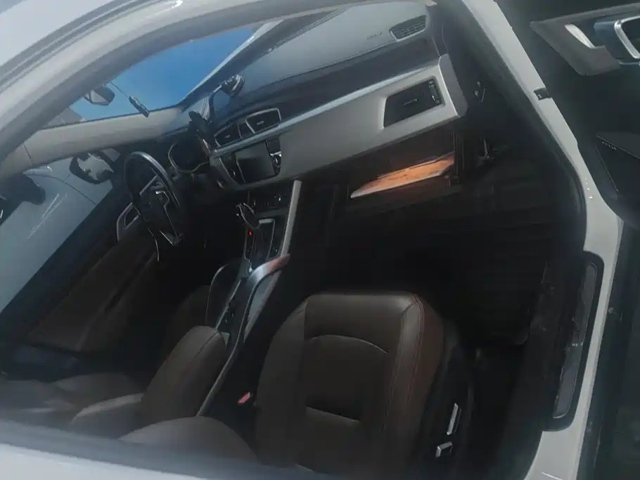Geely Boyue — миниатюра 8
