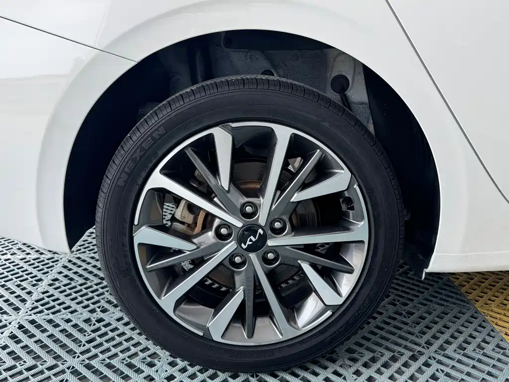 Kia K3 — миниатюра 13