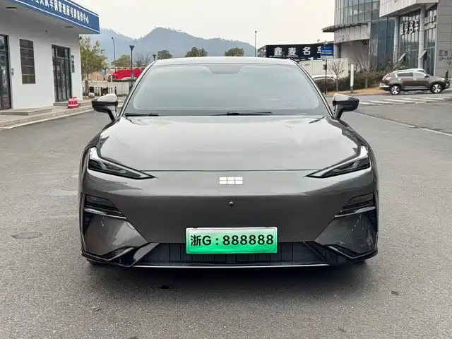 GEELY GALAXY GALAXY E8 2025