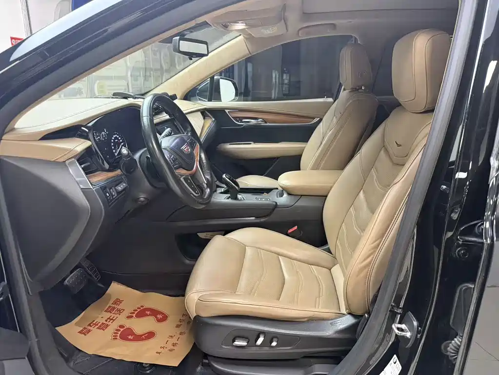 Cadillac XT5 2018 28E