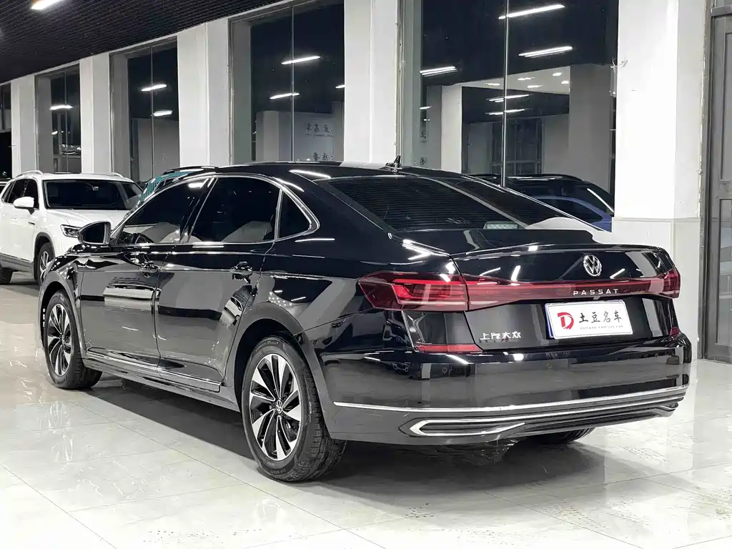 Volkswagen Passat 2023 280TSI Elite