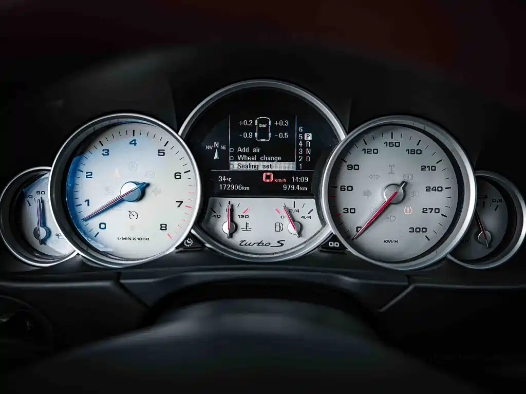 Porsche Cayenne — миниатюра 13