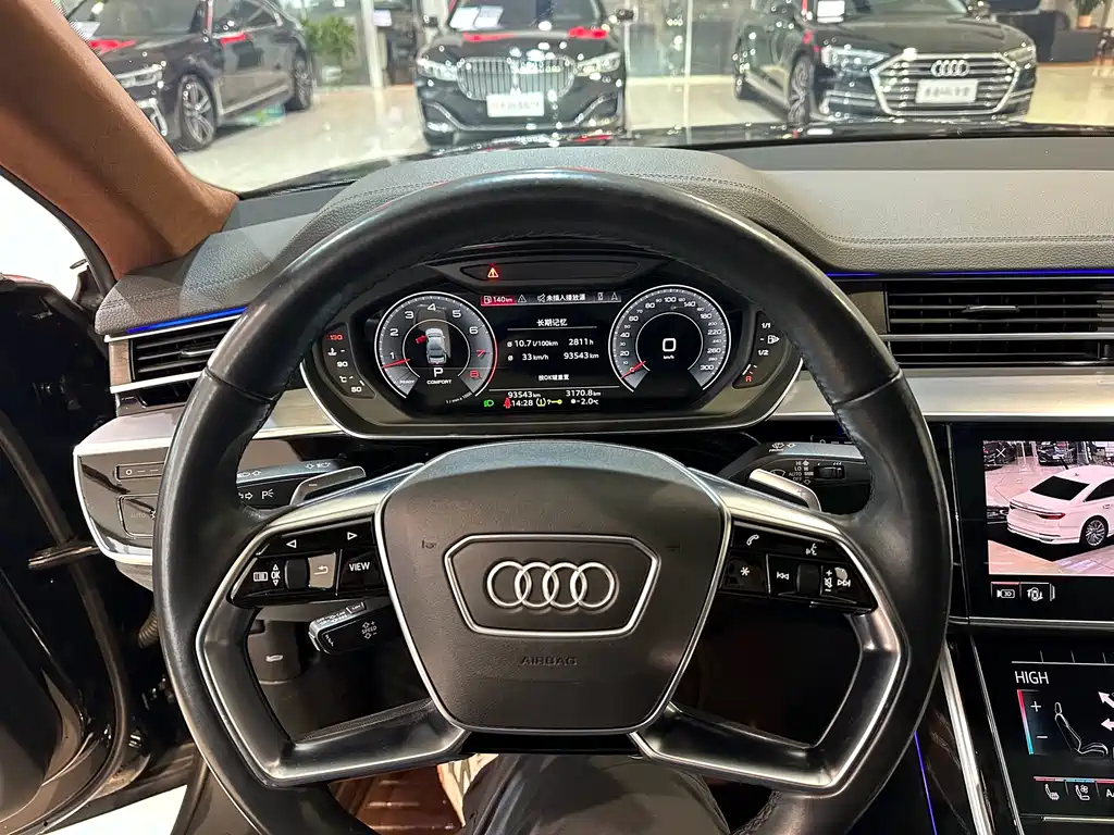 AUDI A8