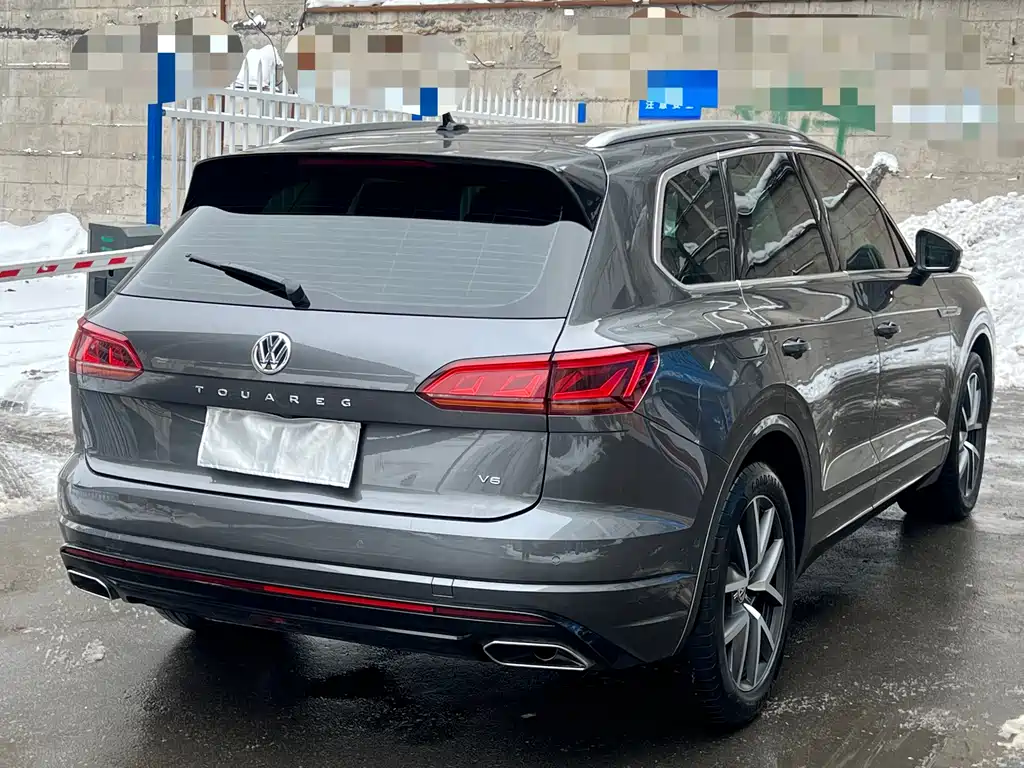 VOLKSWAGEN TOUAREG