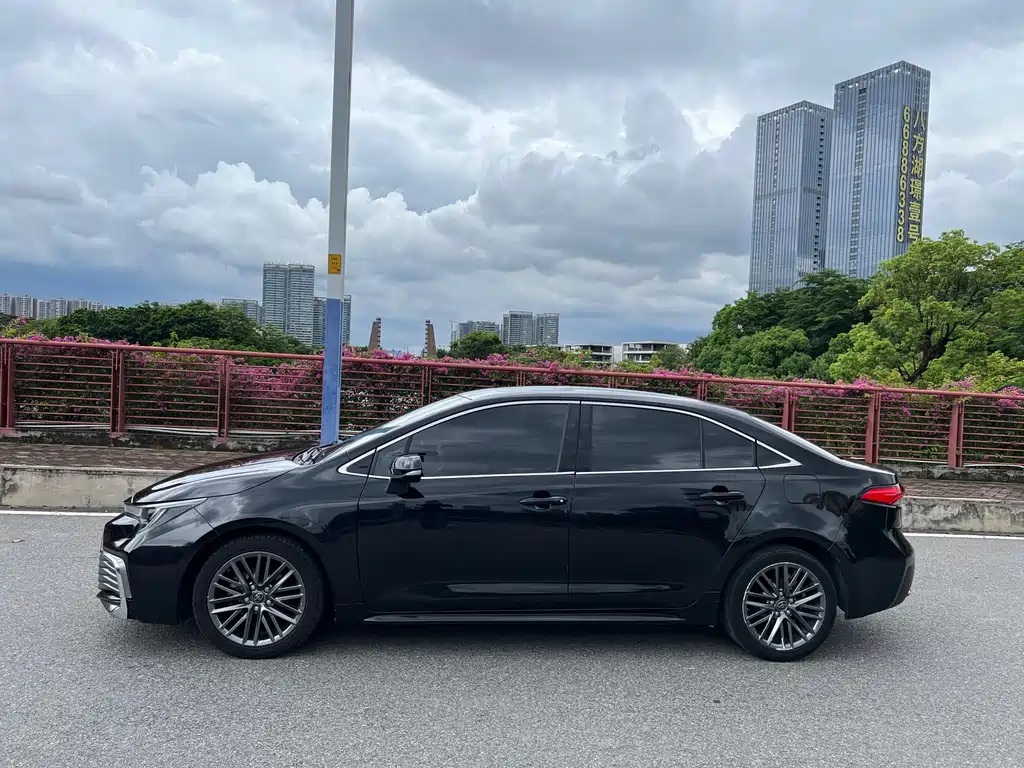 Toyota Lingshang 2021 2.0L Luxury