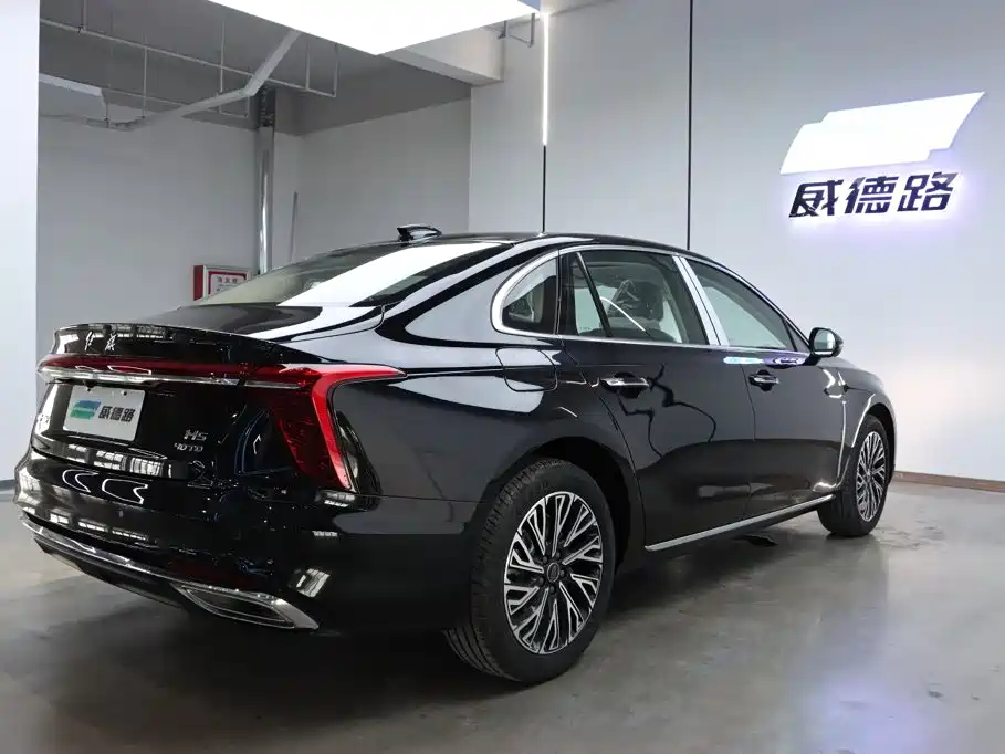 Hongqi H5 2025 2.0T AT