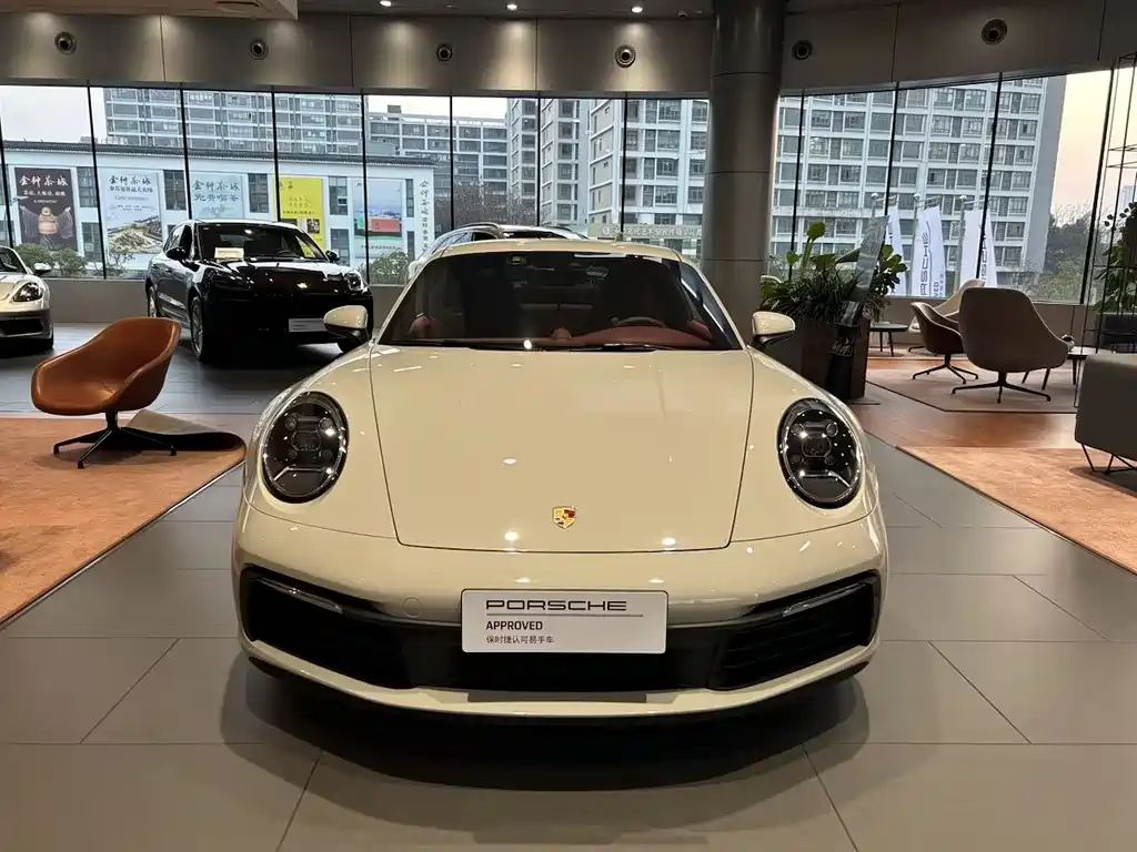 PORSCHE 911