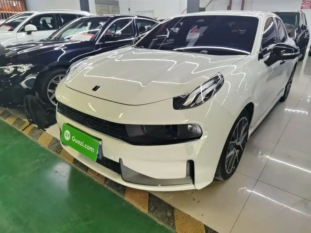 Купить Lynk & Co 03