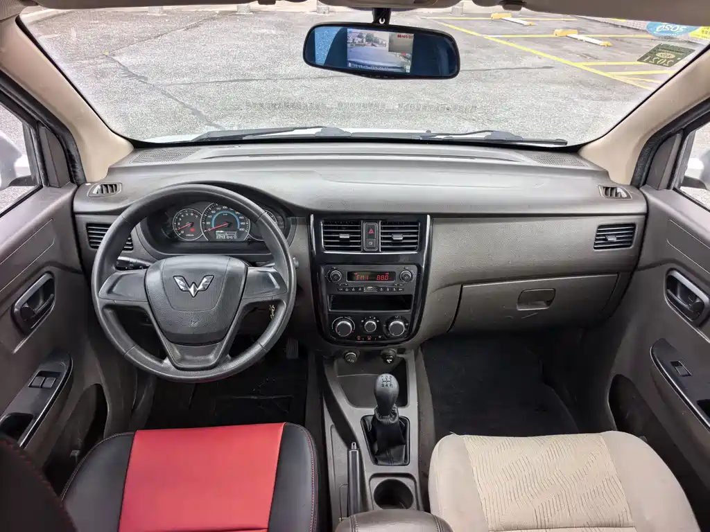 Wuling Rongguang V — миниатюра 12