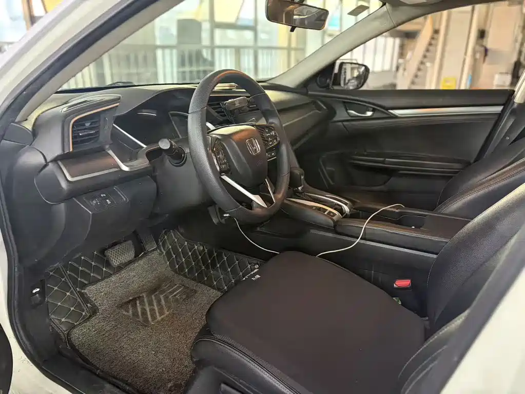 Honda Civic — миниатюра 4