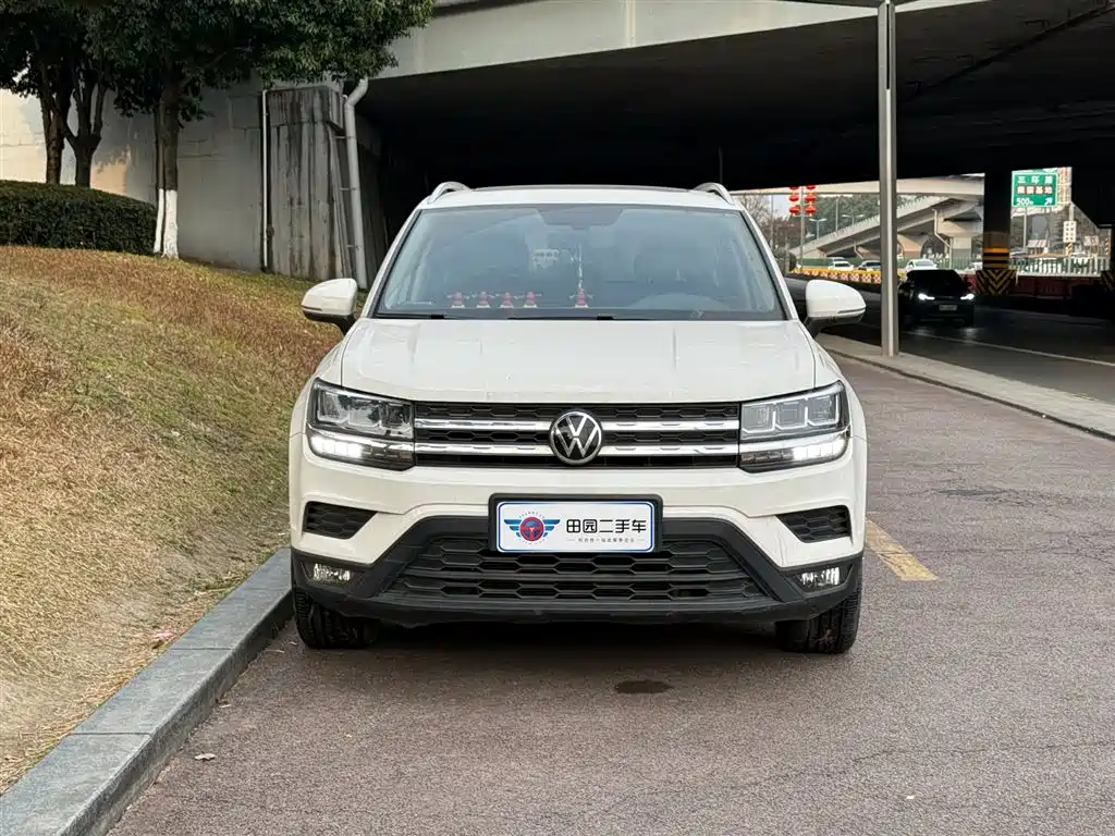 VOLKSWAGEN TUYUE