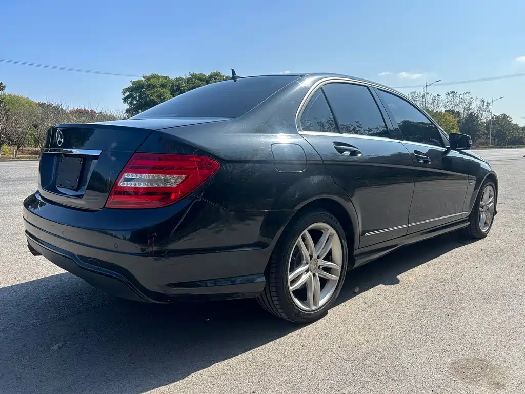 Mercedes-Benz C-Class — миниатюра 6