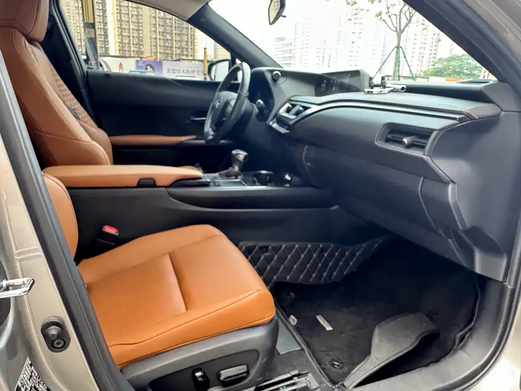 Lexus UX — миниатюра 7