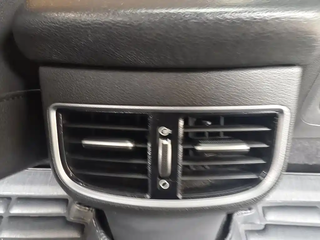 Hyundai Elantra — миниатюра 10