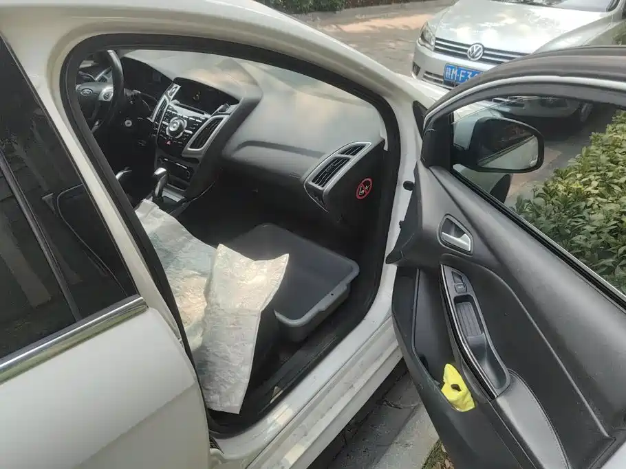 Ford Focus — миниатюра 8