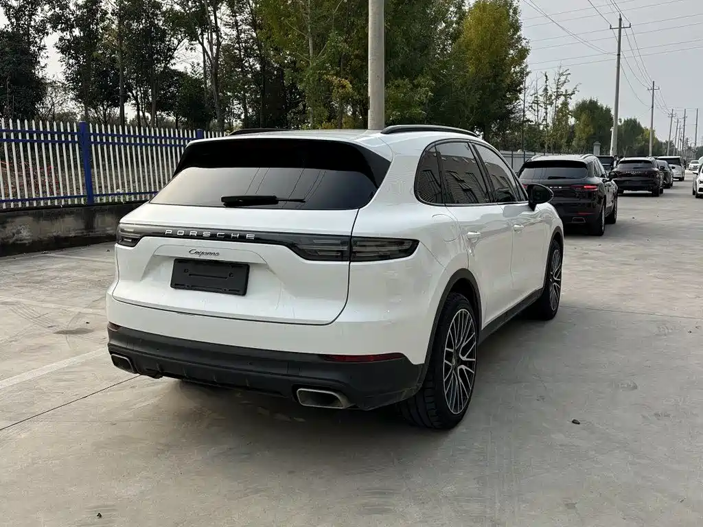PORSCHE CAYENNE