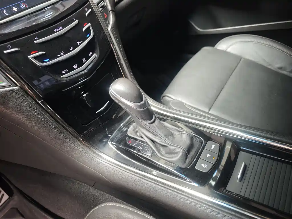 Cadillac ATS-L - фото 16