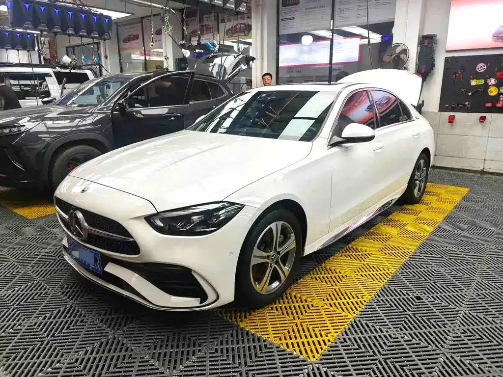 Mercedes-Benz C-Class 2022