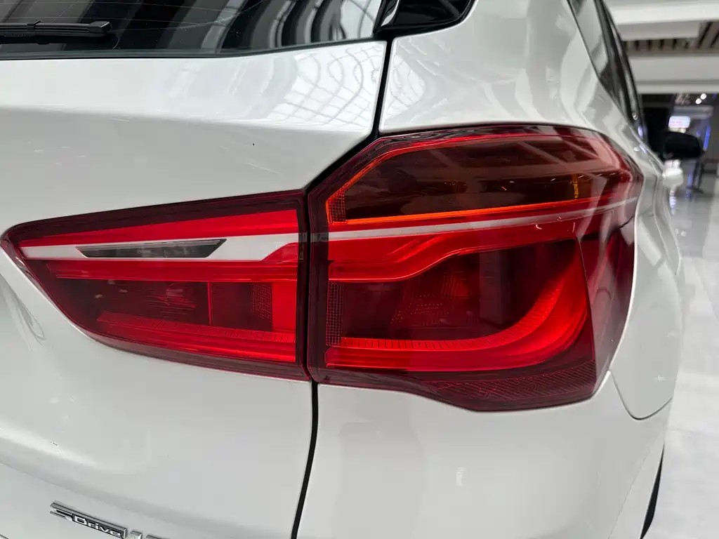 BMW X1 — миниатюра 10
