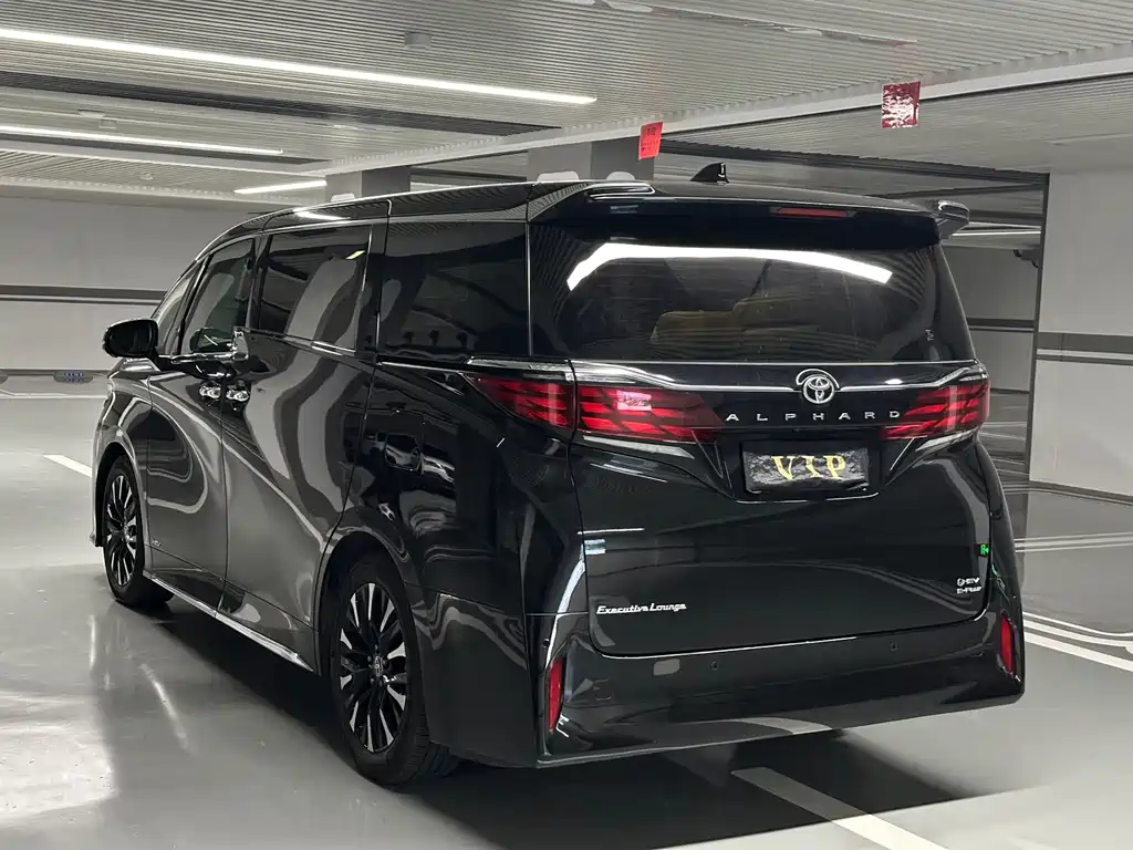 Toyota Alphard — миниатюра 27