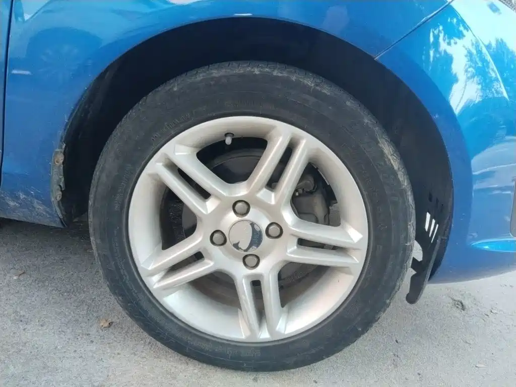 Ford Fiesta — миниатюра 8