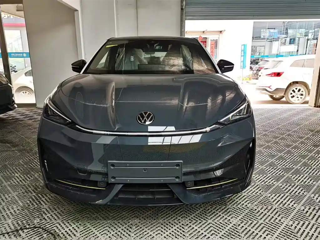 Volkswagen 06 2025 Pure
