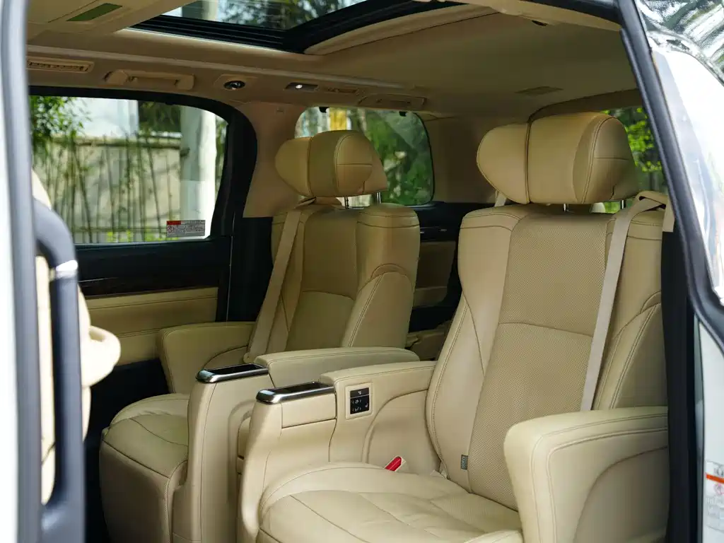 Toyota Alphard 2018 3.5L Luxury