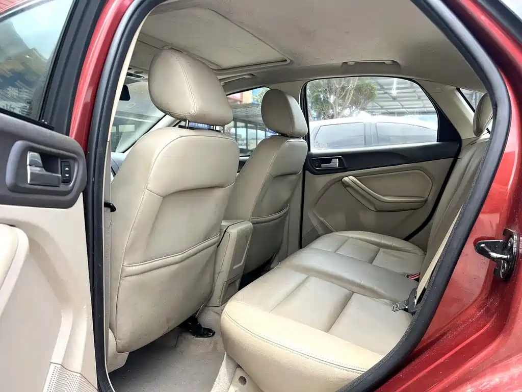 Ford Focus — миниатюра 8