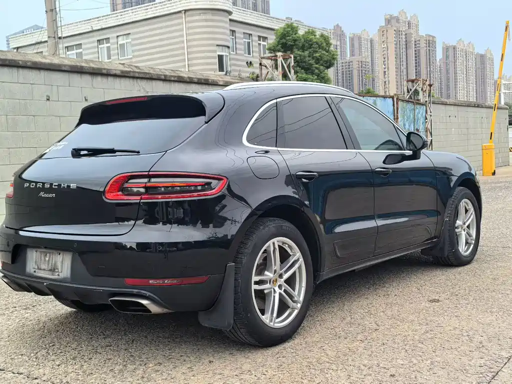 Porsche Macan — миниатюра 9