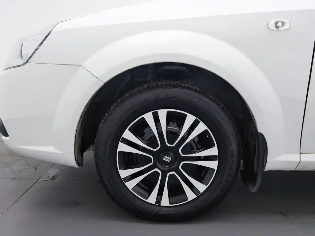 Buick Excelle — миниатюра 17