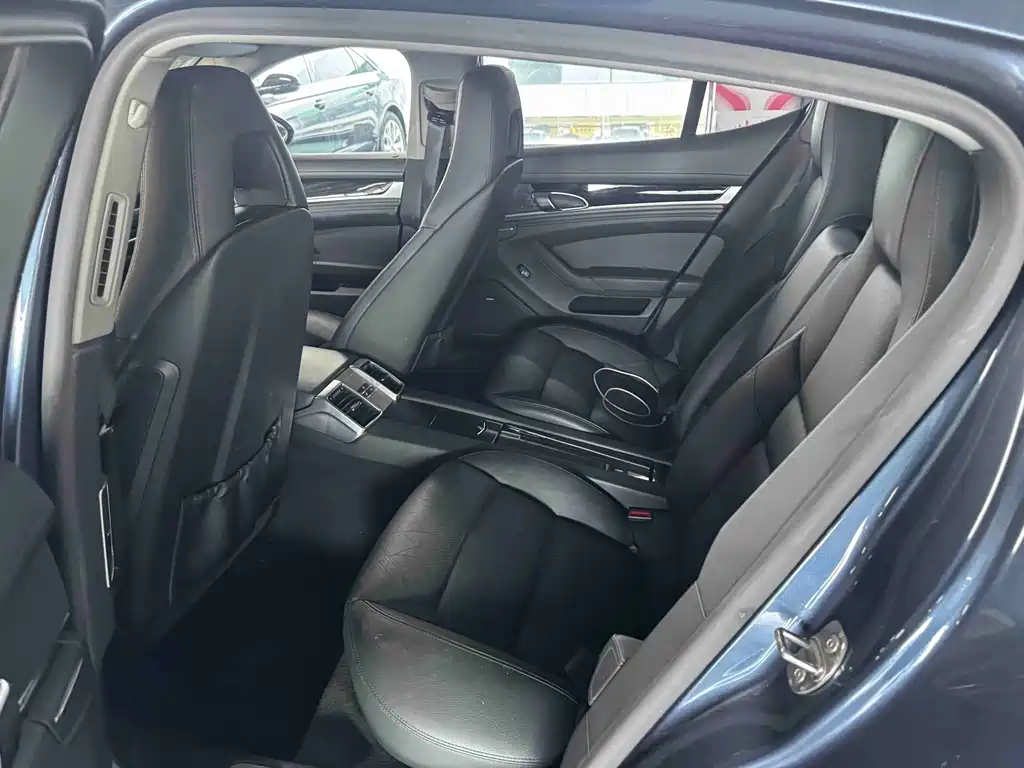 Porsche Panamera — миниатюра 7