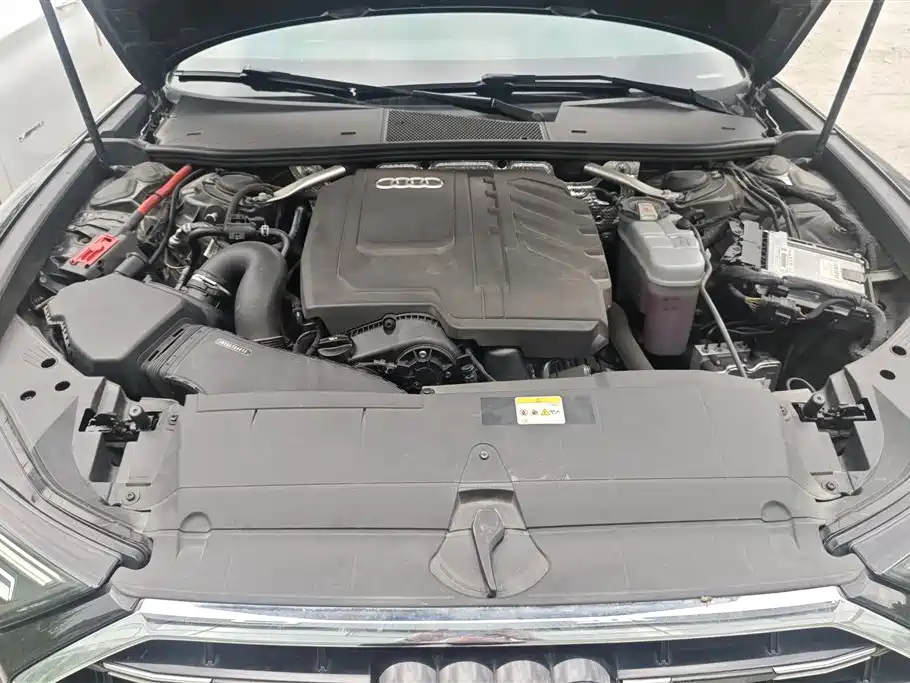 Audi A6L 2023 40 TFSI Luxury