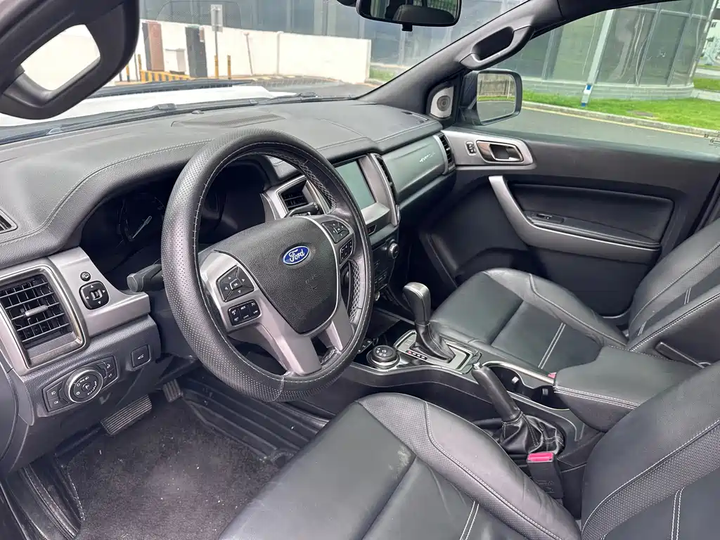 Ford Everest — миниатюра 6