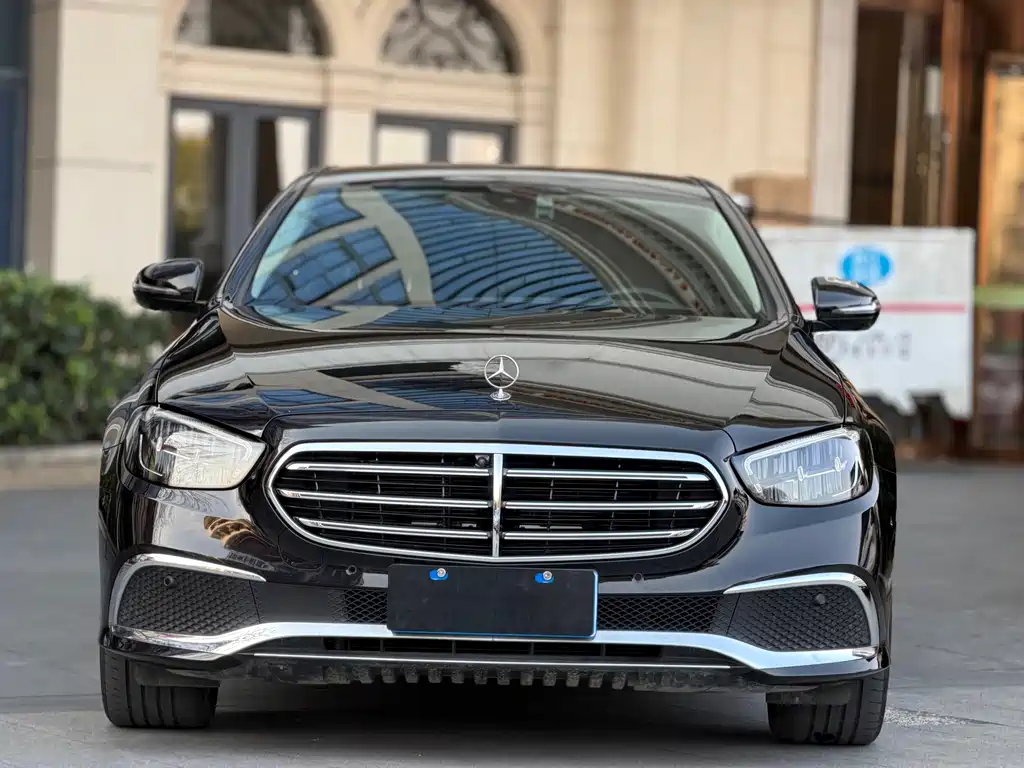 Mercedes-Benz E-Class — миниатюра 2
