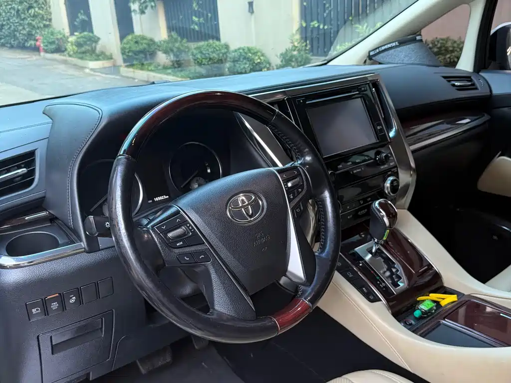 Toyota Alphard 2015 3.5L Luxury