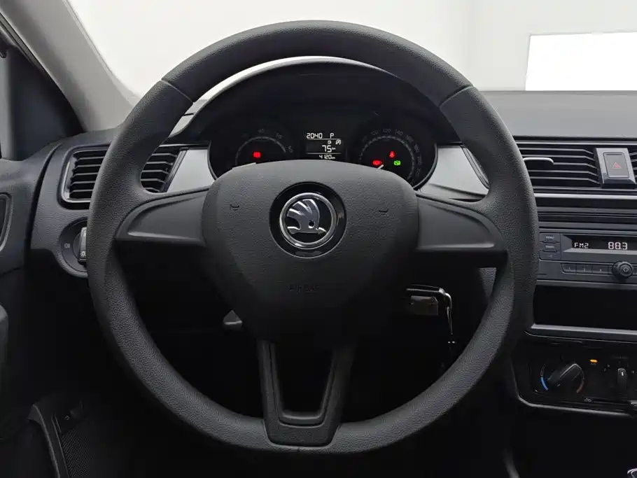 Skoda Rapid — миниатюра 15