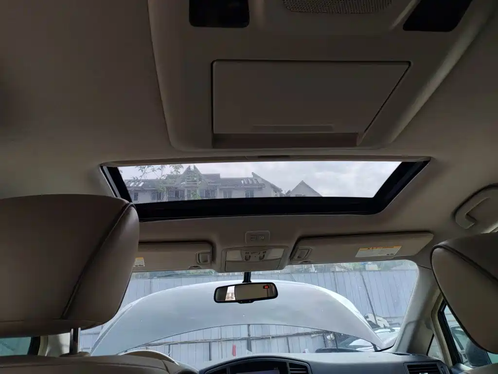 Nissan Quest — миниатюра 14
