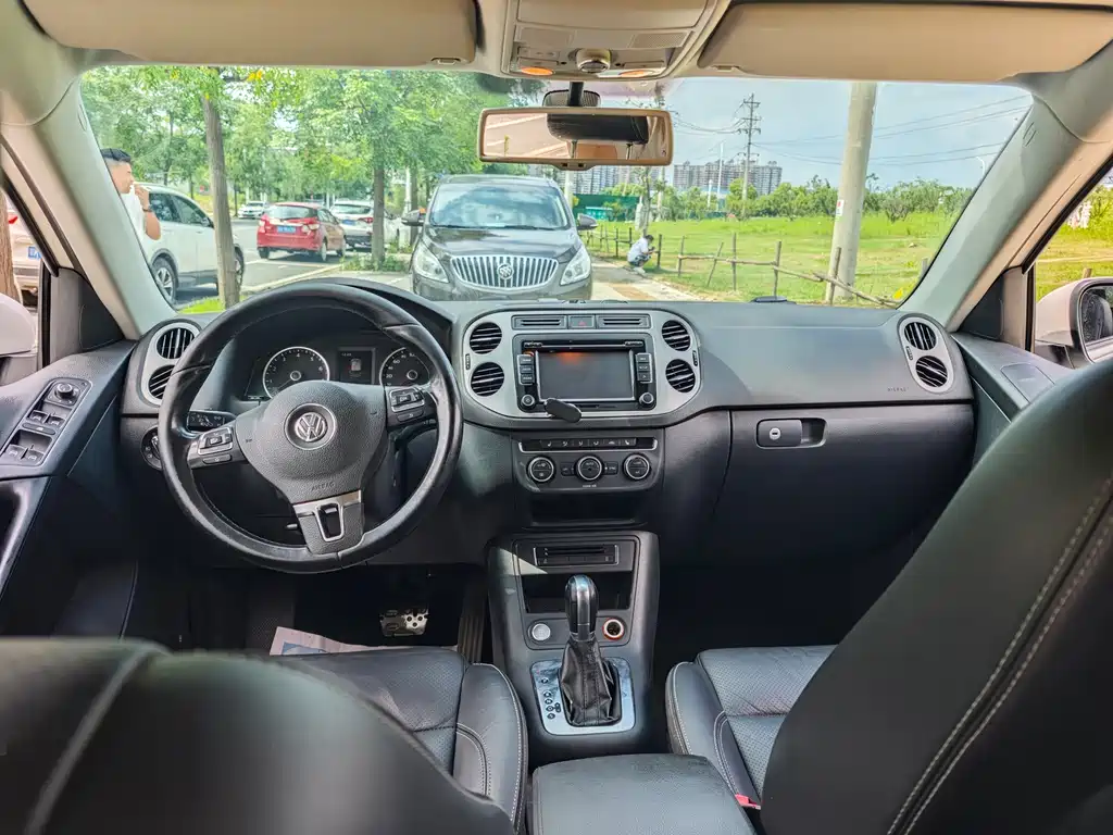 Volkswagen Tiguan 2016 300TSI AT Luxury