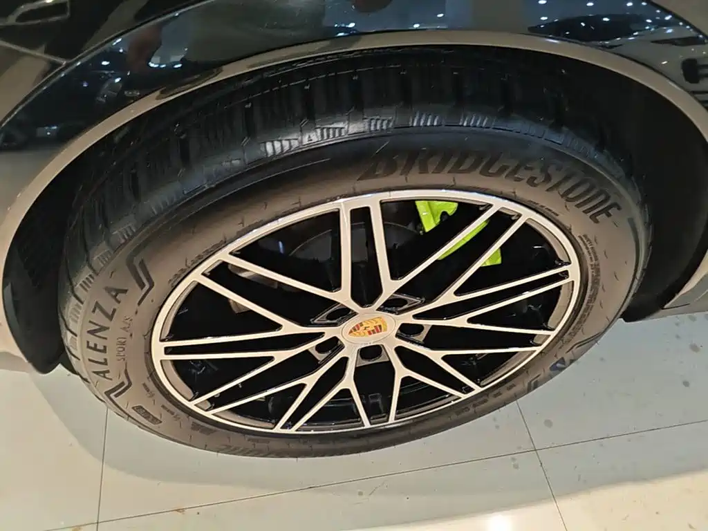 Porsche Cayenne Hybrid — миниатюра 23