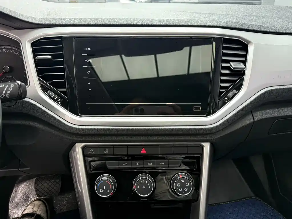 VOLKSWAGEN T ROC EXPLORING SONGS