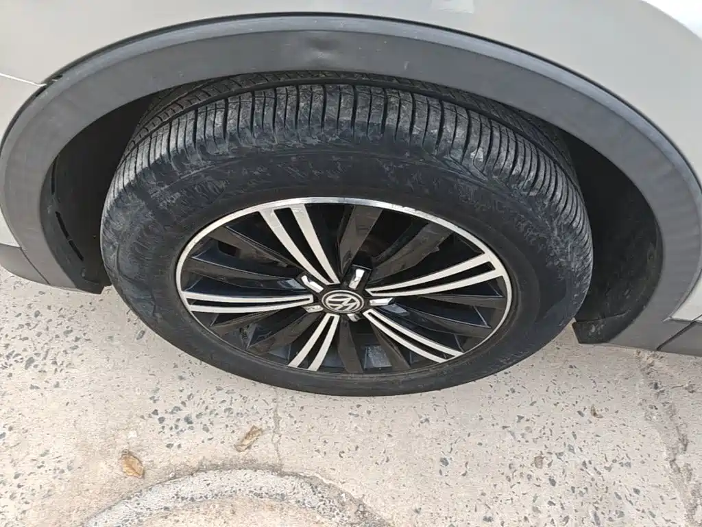 Volkswagen Tiguan L — миниатюра 23