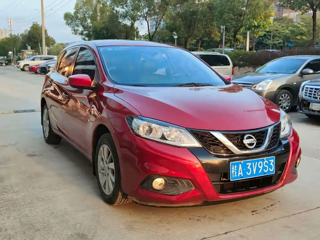 Nissan Tiida — миниатюра 3