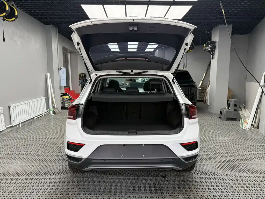 VOLKSWAGEN T ROC EXPLORING SONGS