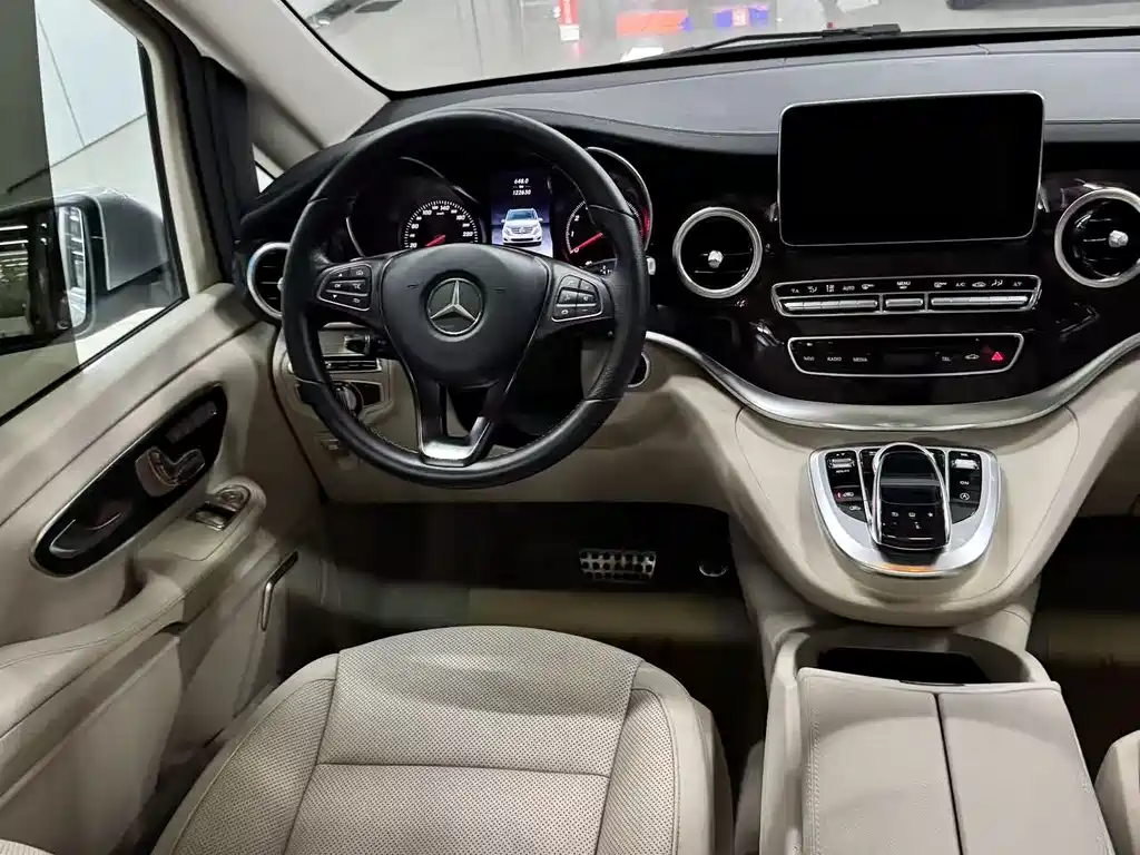 Mercedes-Benz V-Class V 2016 V 260 Luxury