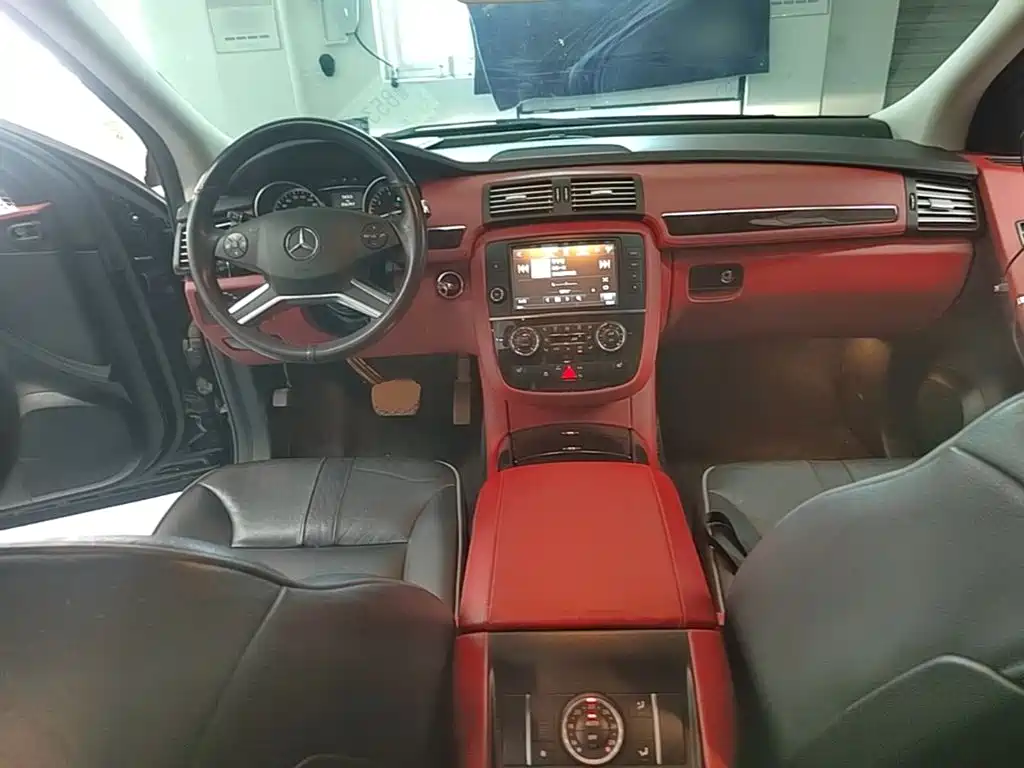 Mercedes-Benz R 2017 R 320 4MATIC