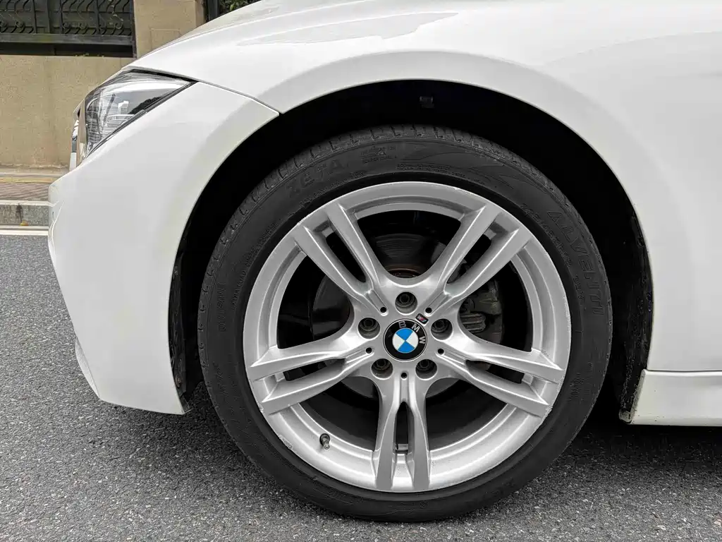 BMW 3 Series — миниатюра 4