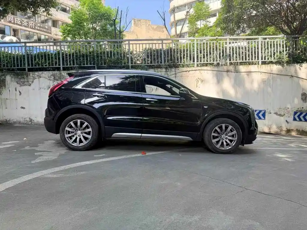 Cadillac XT4 2018 28T Lead