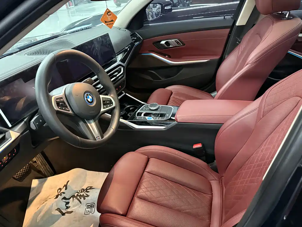 BMW i3 2022 eDrive 35 L