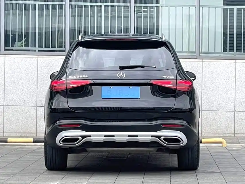 Mercedes-Benz GLC 2023 GLC 260 L 4MATIC 5 мест