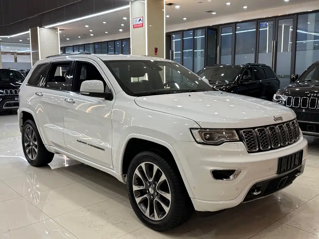 Jeep Grand Cherokee (Import) — миниатюра 3